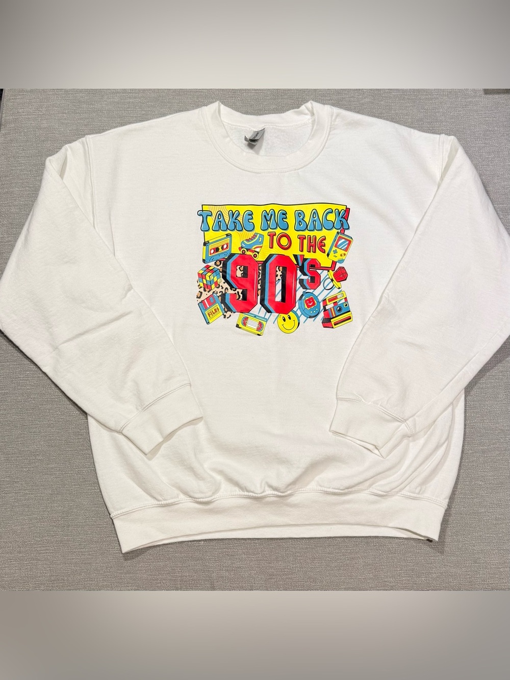 Gildan Heavy Blend Fleece Graphic Print 90s Theme Sweatshirt White L Pullover